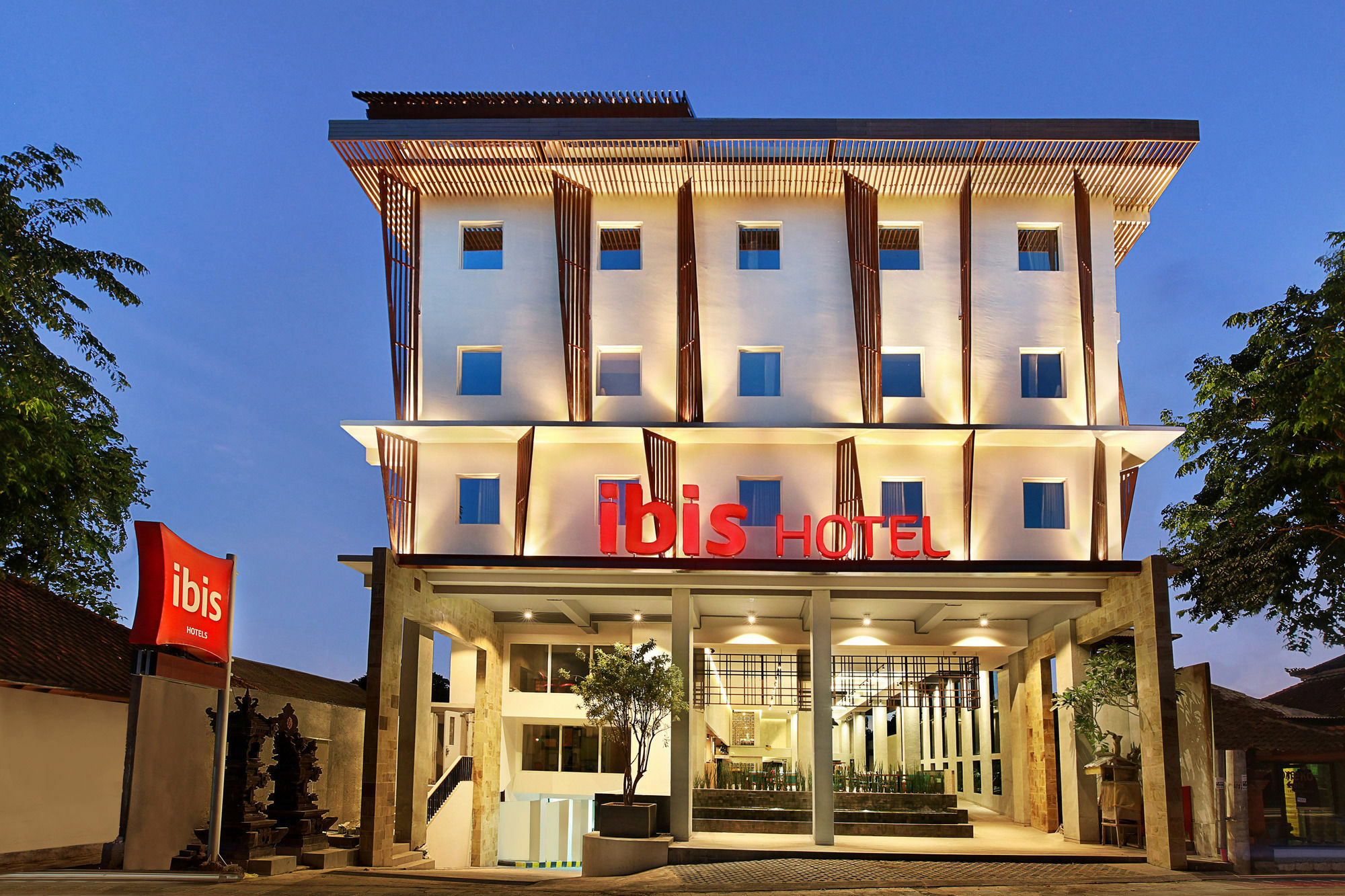 Ibis Bali Legian Street Hotel Exterior photo